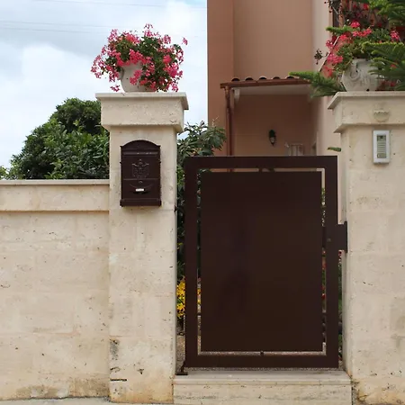 Flower House Guest house Fasano